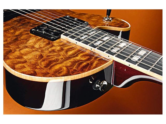 Hagstrom Select Super Swede The 50mm body depth restricts upper fret access